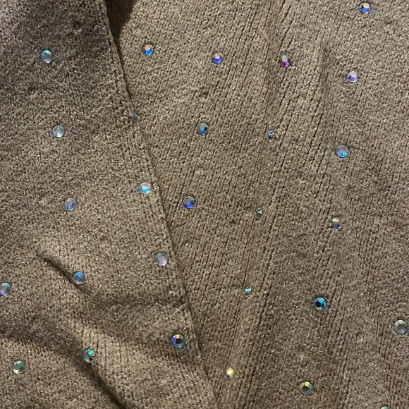 Adorable sweater - Picture 2 of 4